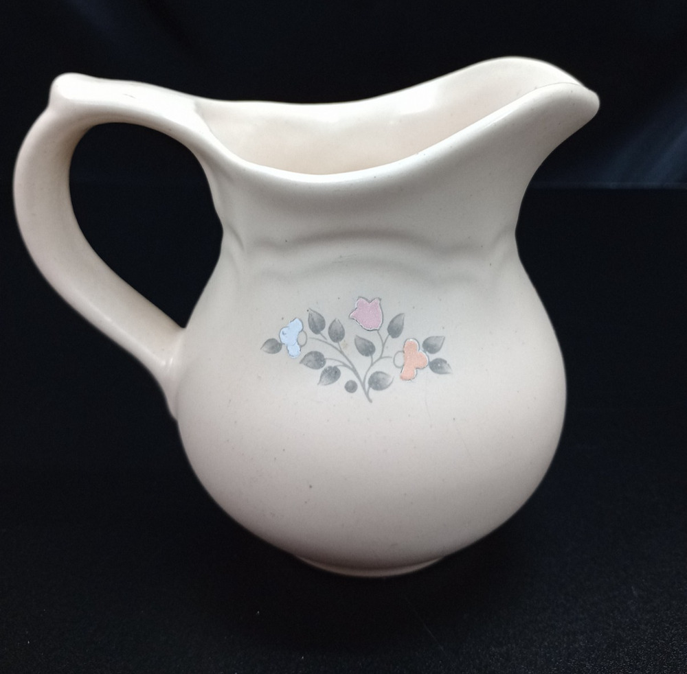 PFALTZGRAFF ORIGINAL REMEMBRANCE PATTERN CREAMER 4 1/2"